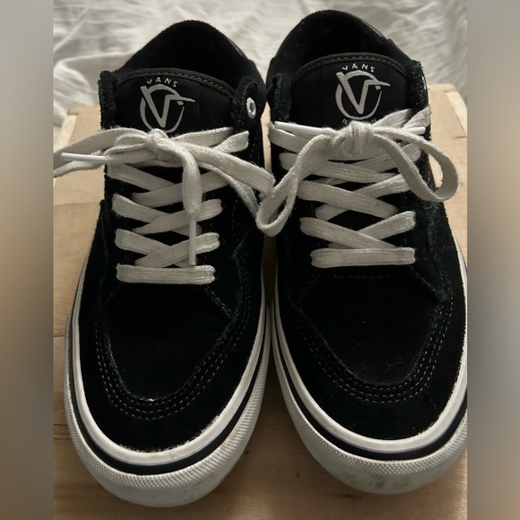 Vans Bearcat Mens Off The Wall Classic Skate Shoe Suede & Canvas Black Size 6.5 - Picture 1 of 9